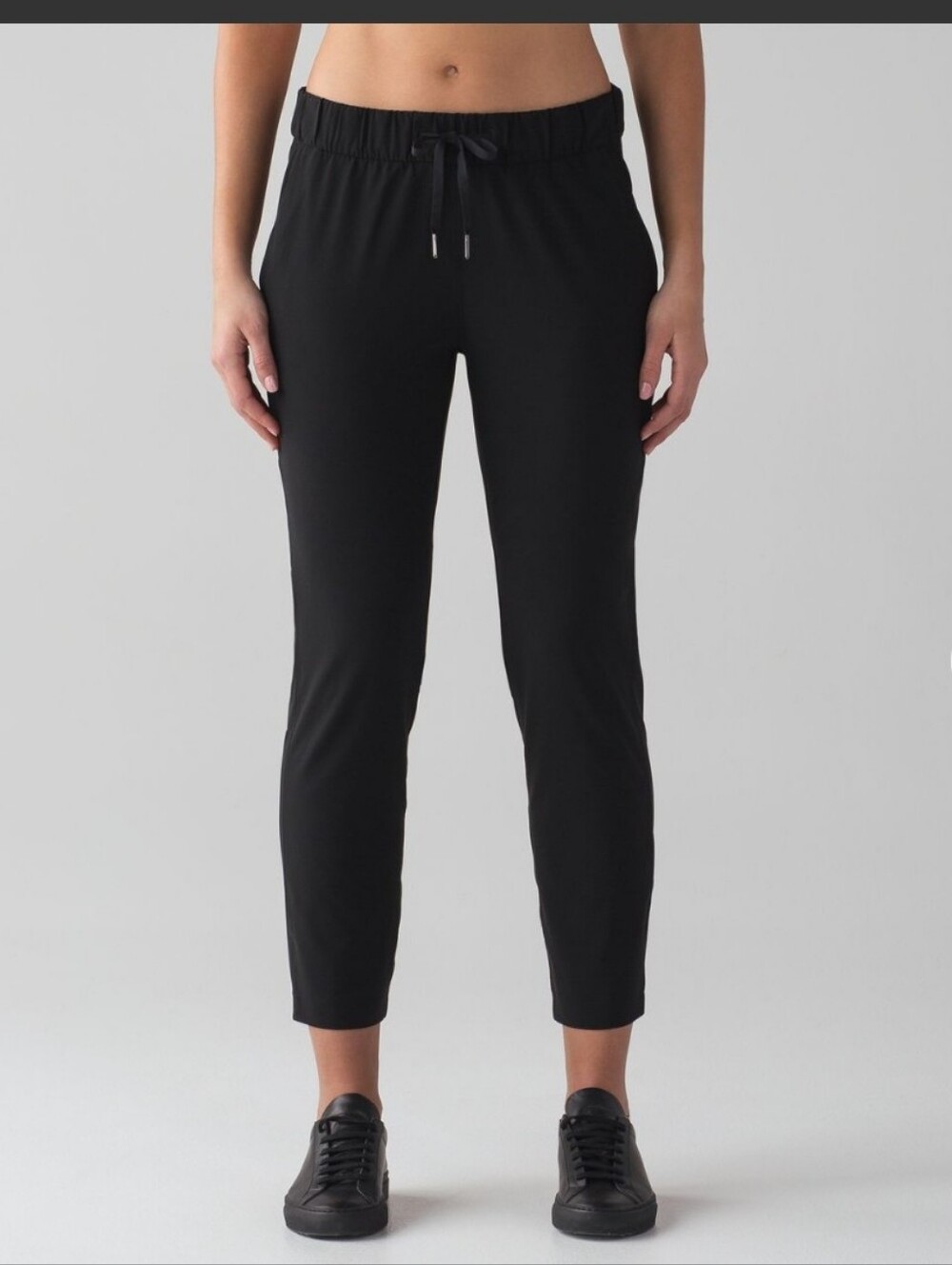 Lululemon On The Fly Pants Woven Women’s Size 6 Black Drawstring Straight Leg